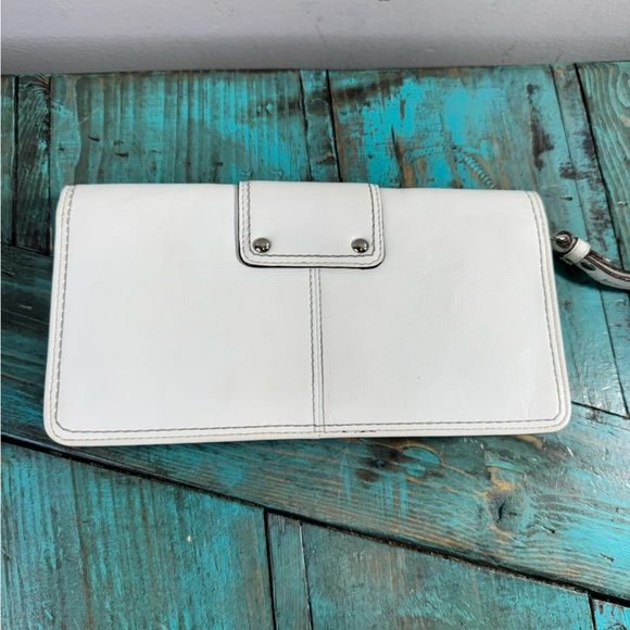 Coach White Patent Leather Clutch Wristlet Wallet - Picture 10 of 16